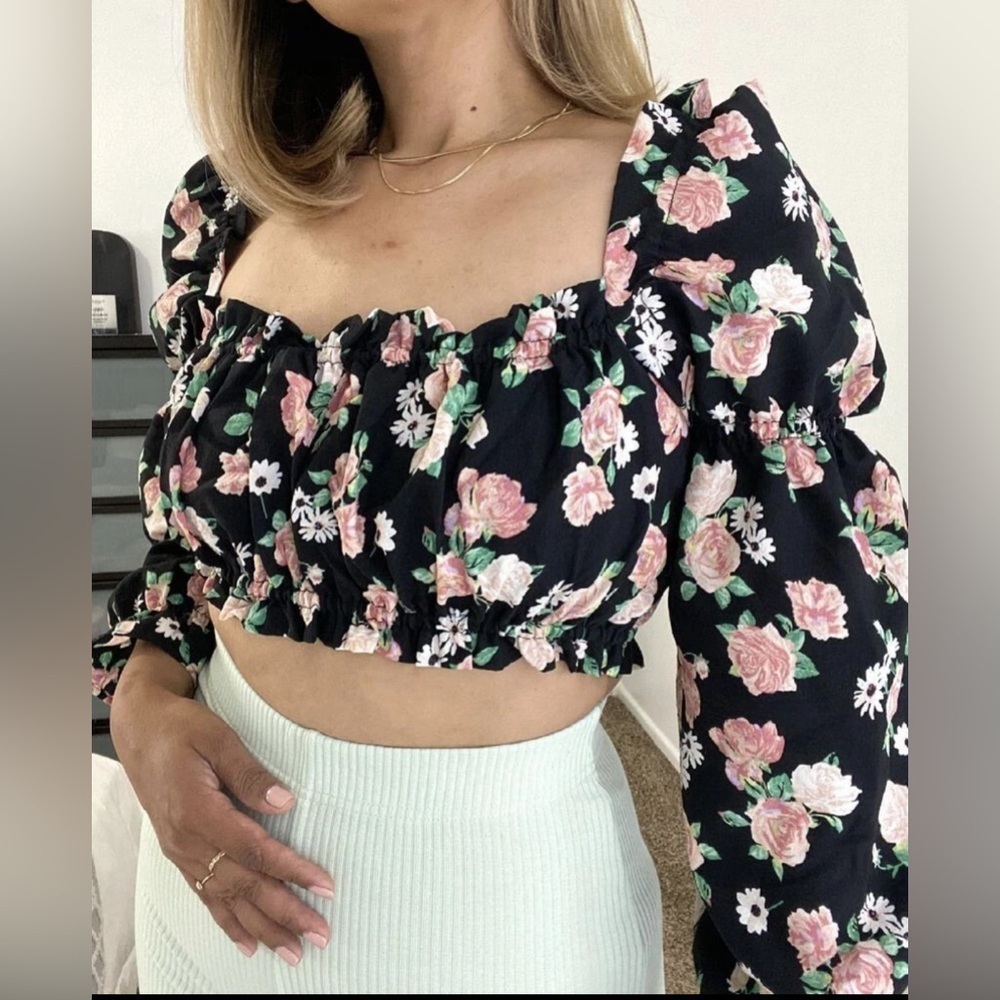 H&M off-shoulder floral crop top with a romantic, cottagecore vibe size XS NWT